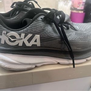 Hoka Clifton 9 shoes